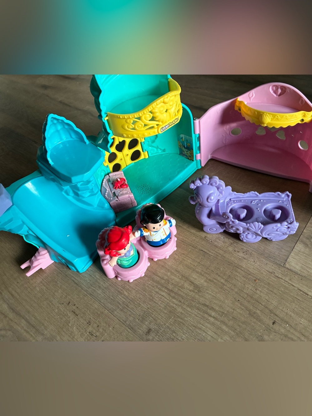 Undersea Playset with Pink, Turquoise & Purple Accessories